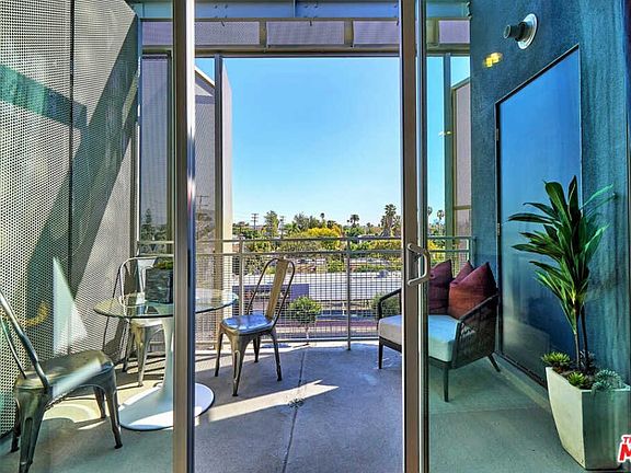 4th image of 751 N Fairfax Ave #11