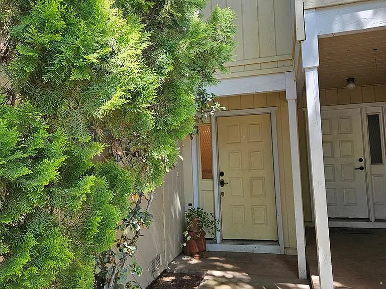 11434 Columbia Village Dr — Photo 2
