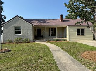 410 W McLean St, Saint Pauls, NC 28384