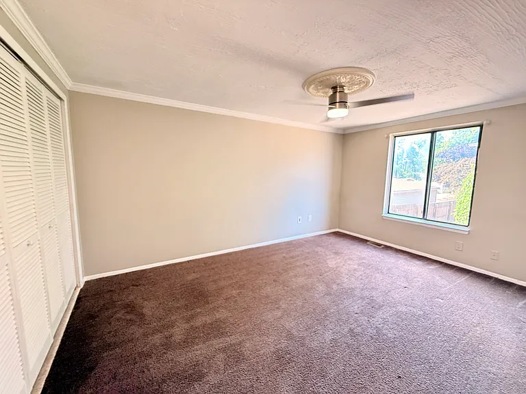 11849 Ontario Dr — Photo 30