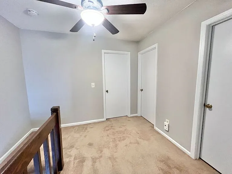 6011 Dixon Dr — Photo 11