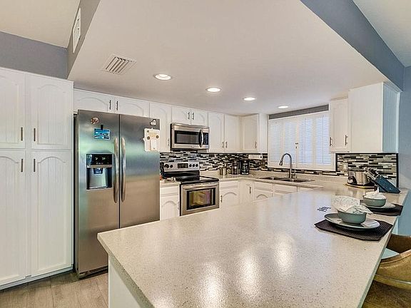 3rd image of 2213 S Johnson Cir