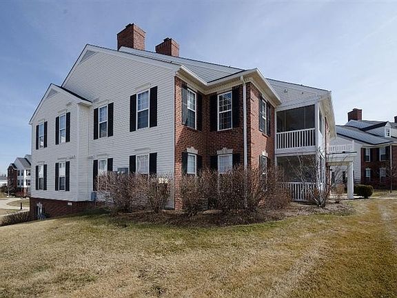 4th image of 844 W Summerfield Gln