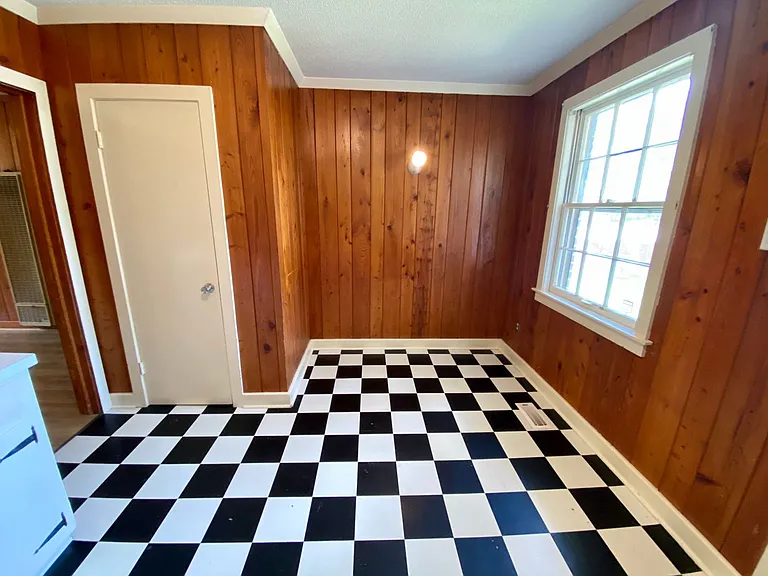 1564 Lonsford Dr — Photo 7