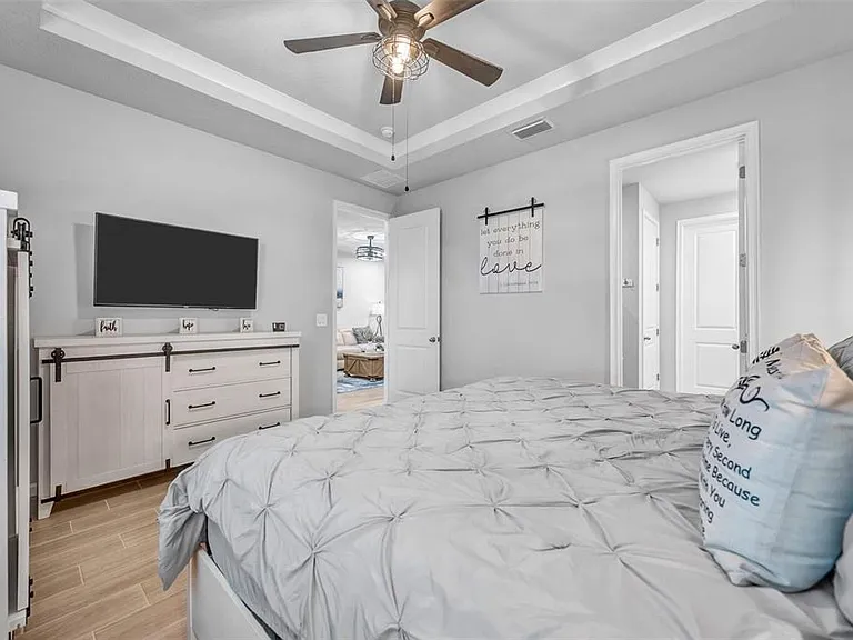 5886 Timberdale Ave — Photo 26