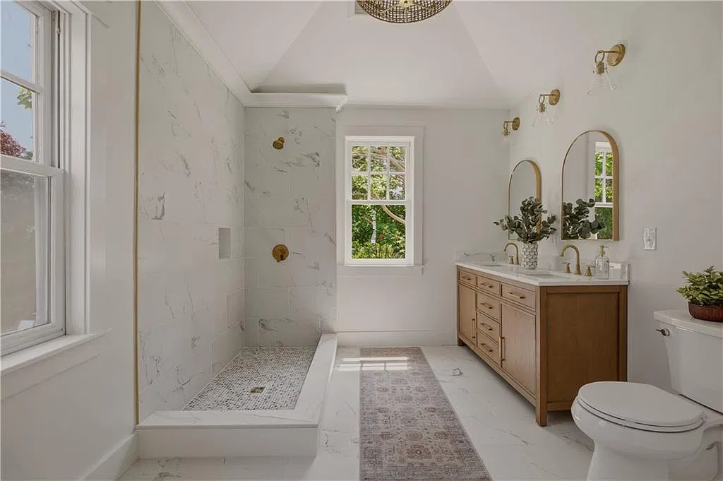2 bed, 1.0 bath, 1354 sqft, $3,800 — Photo 2