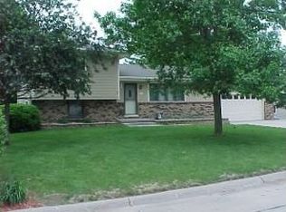 111 Maple Dr, Treynor, IA 51575