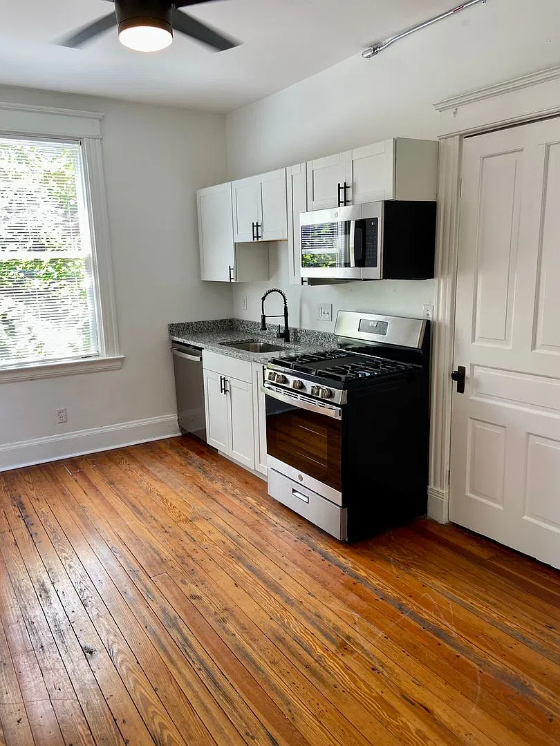 337 McMillan Apts. — Photo 2