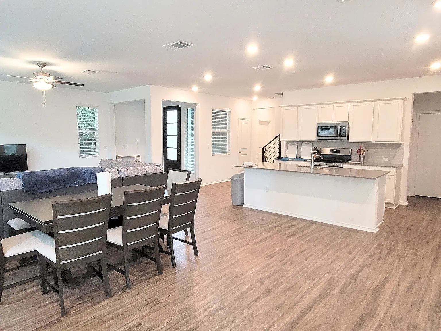 1100 Winnie Dr — Photo 1