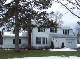 121 Shelbourne Rd, Rochester, NY 14620