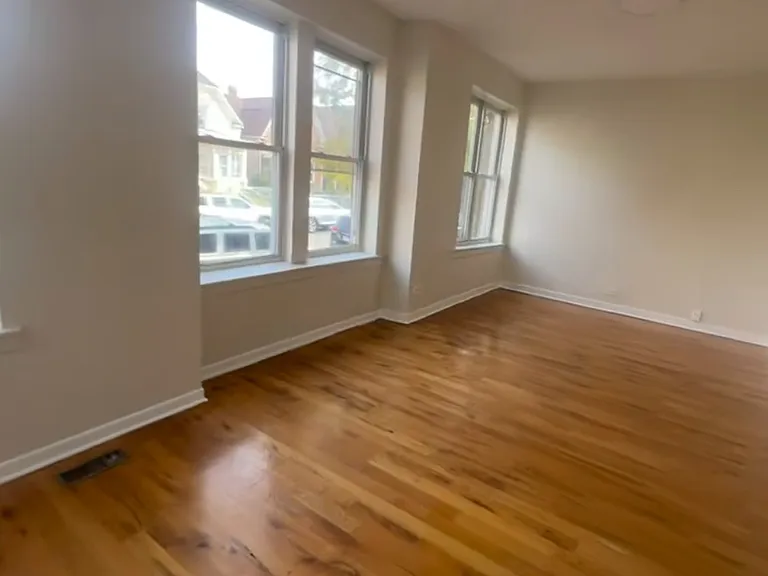 1052 N Avers Ave #1F — Photo 5
