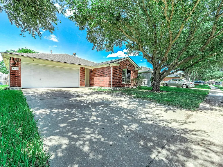 5922 James Pl — Photo 2