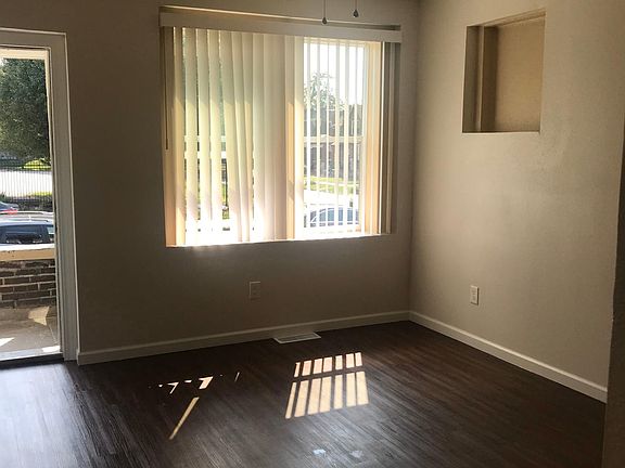 3rd image of 4303 Shreve Ave