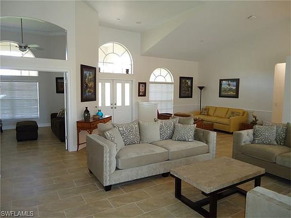 5th image of 3901 SW 23rd Ave