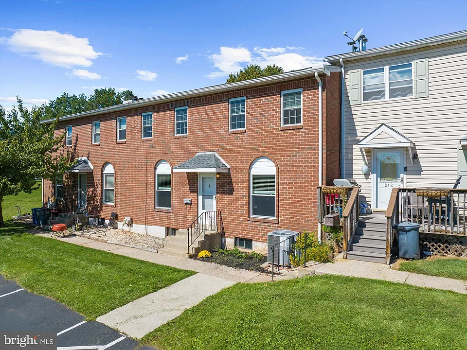 213 Whitpain Hls