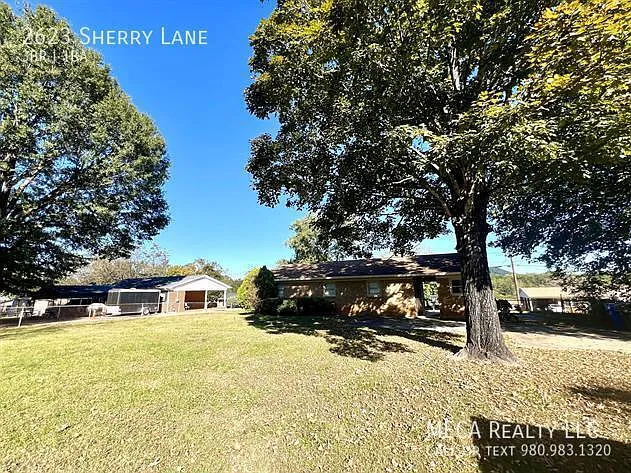 2623 Sherry Ln — Photo 5