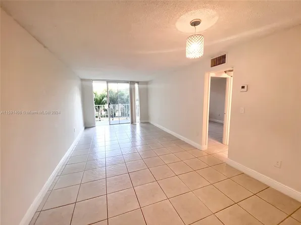 1805 Sans Souci Blvd APT 315, North Miami, FL 33181