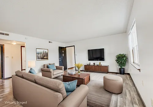 406 W Southampton Dr #A Photo 1