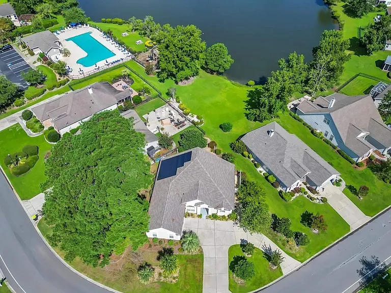 414 Carriage Lake Dr — Photo 29