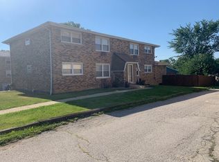 8137 W 84th Pl, Justice, IL 60458