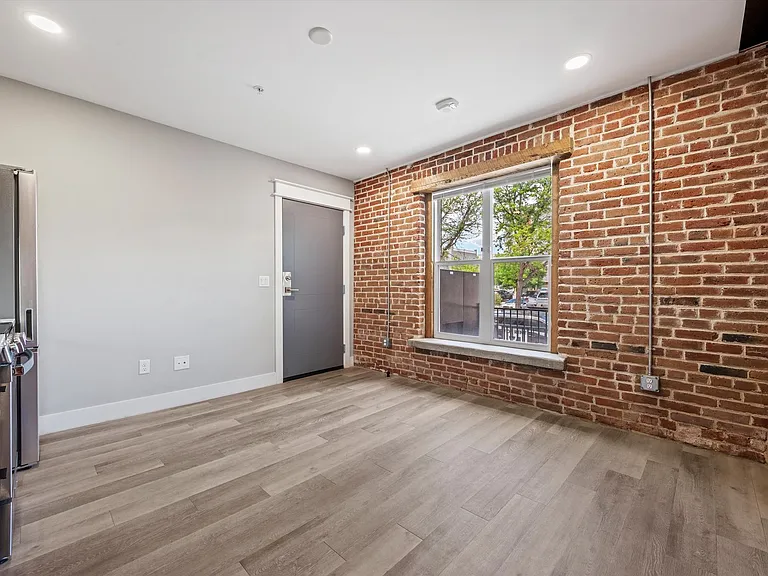 Modern Cap Hill Retreat with Historic Character — Photo 19