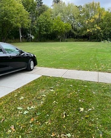 2nd image of 717 S Arlington Heights Rd