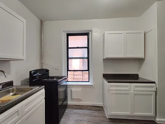 Rented by Signature Property Realty | media 18