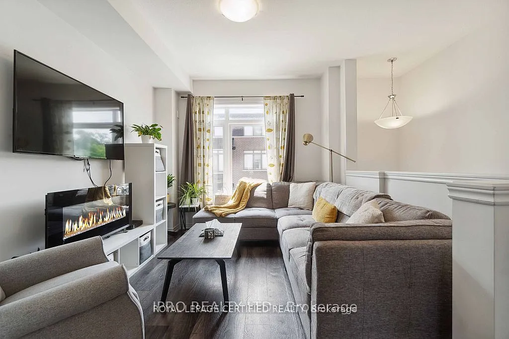 4 bed, $2,700 — Photo 4