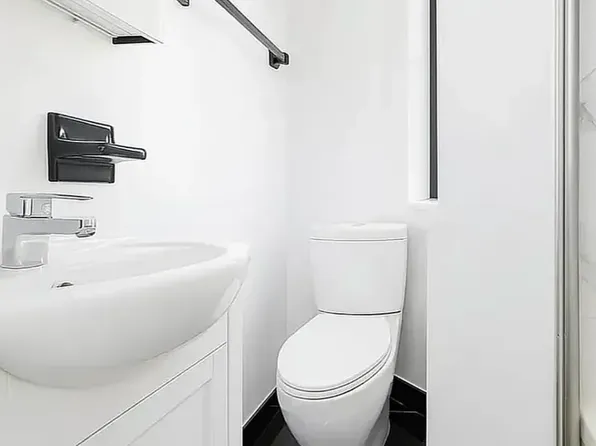 126 Elizabeth Street image 4 of 4