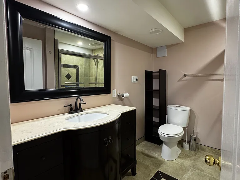 34 Engel Cres #A — Photo 19