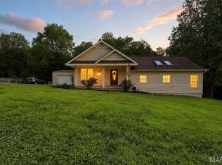 7029 Windy Valley Ln, Pacific, MO 63069