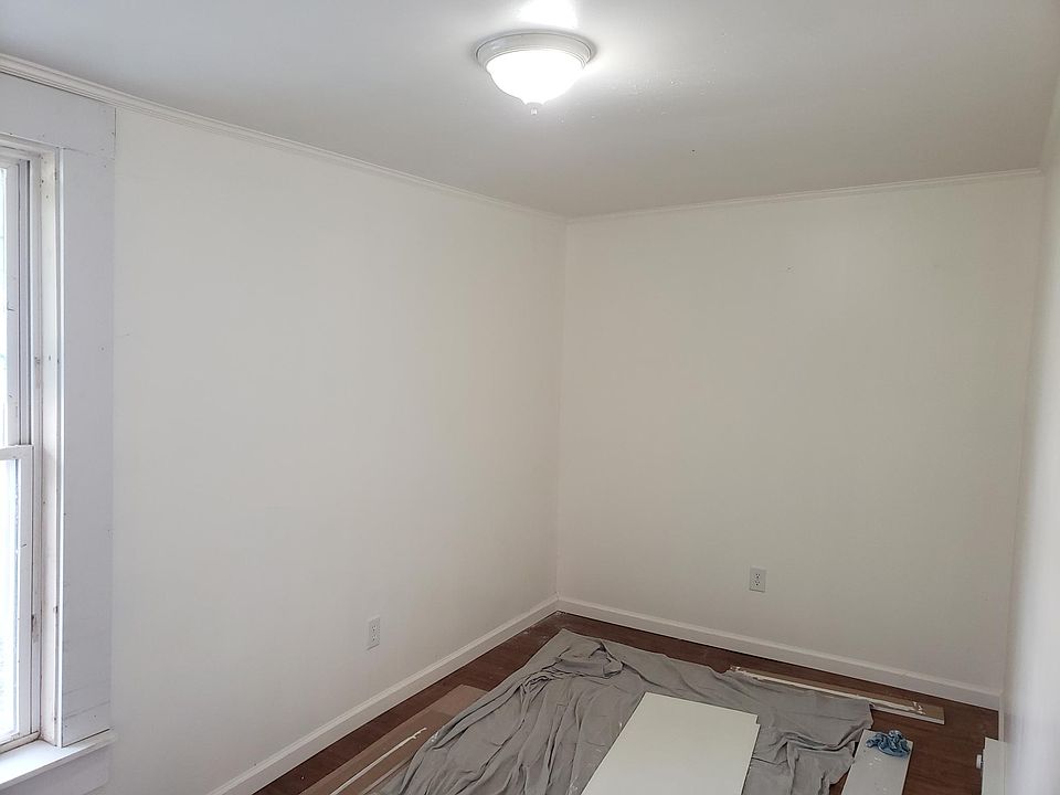 1st image of 210 W Main St #1