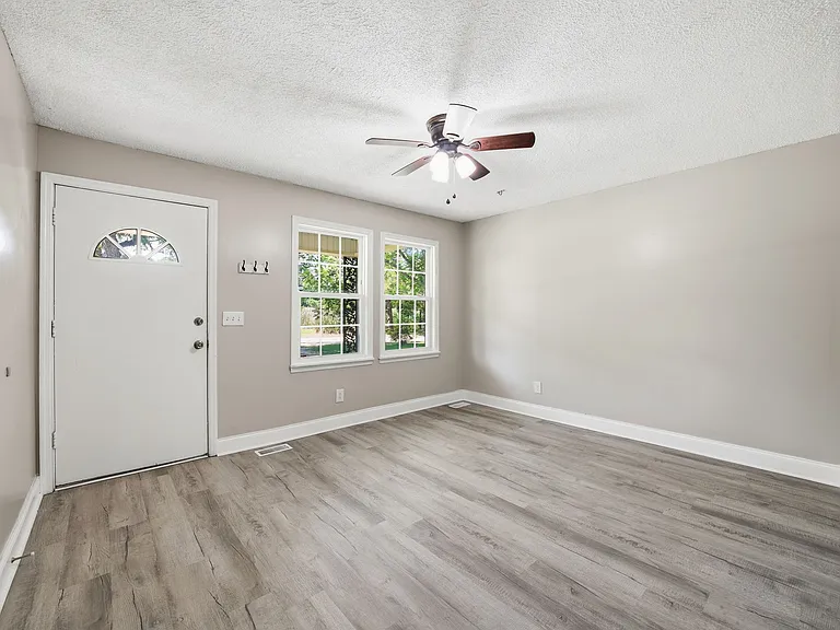6112 Nazarene Rd — Photo 5