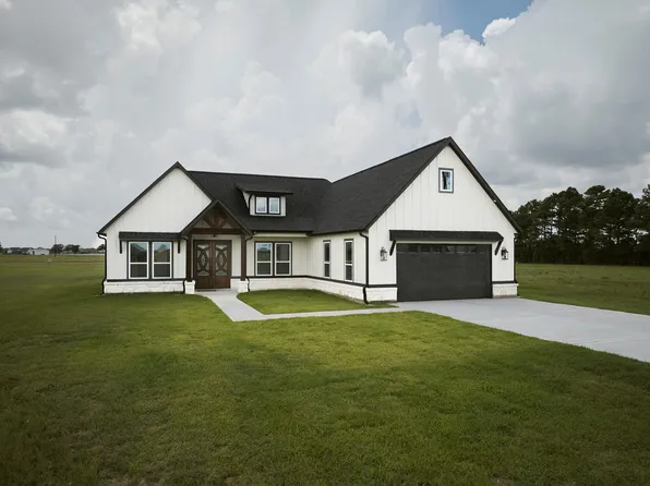 565 Longhorn Trl, Angleton, TX 77515