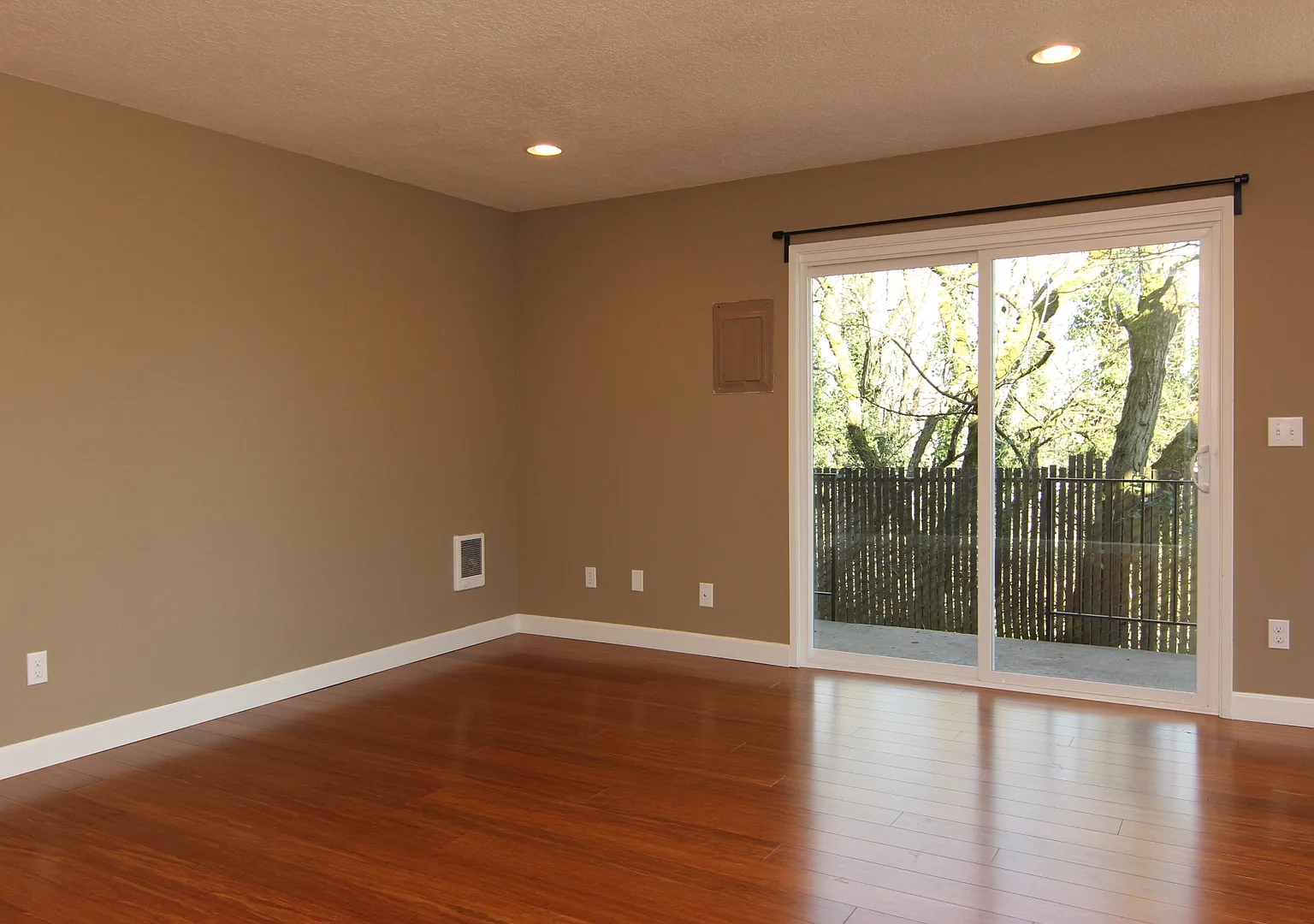 Baird Street Apartments — Photo 4