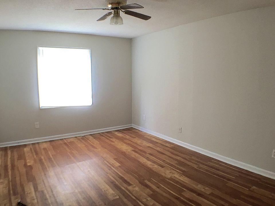 2nd image of 2017 Stoney Point Ln Unit 51