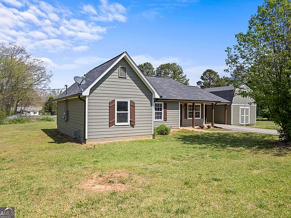 3rd image of 40 Jennifer Ln