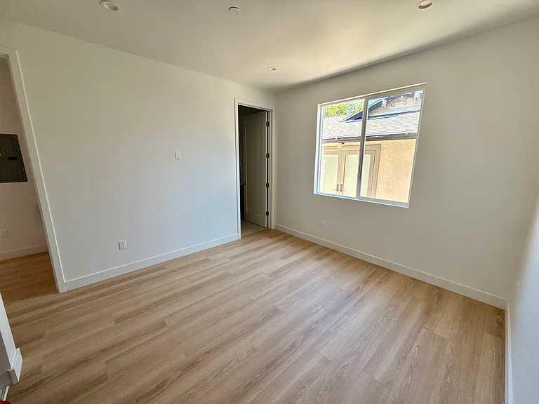 22657 Valerio St #22655 — Photo 13