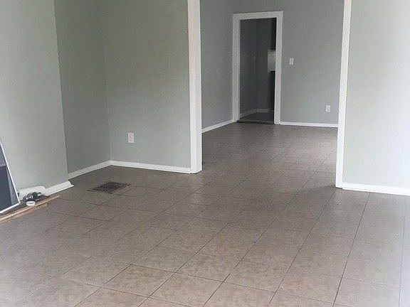 2nd image of 805 E 2nd Ave