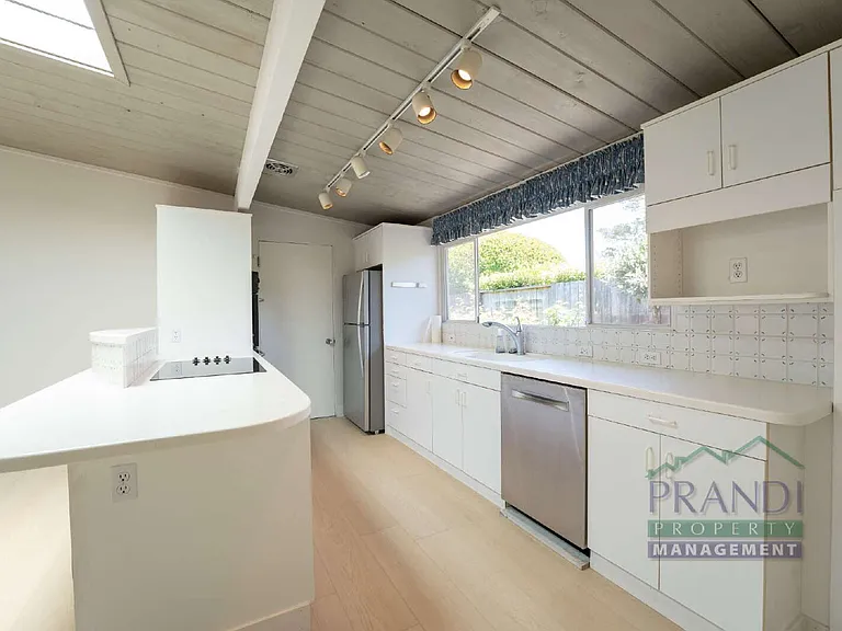 1221 Idylberry Rd — Photo 10