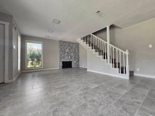 2030 Fleur De Lis Ct, Arlington, TX 76012