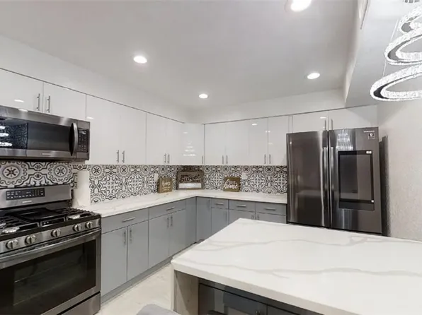 7625 Reseda Blvd Unit 302, Reseda, CA 91335