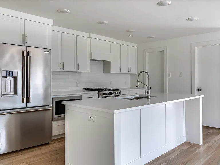 1612 Grigsby Ave #102 — Photo 4