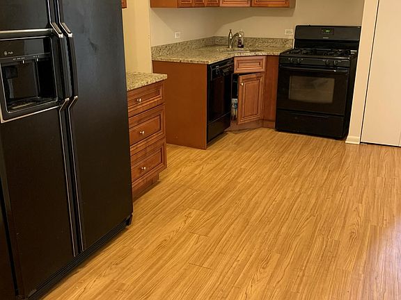 4th image of 1728 N Orchard St #511
