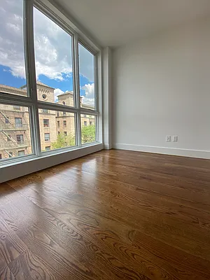 Rented by Loom Capital Group Inc. | media 23