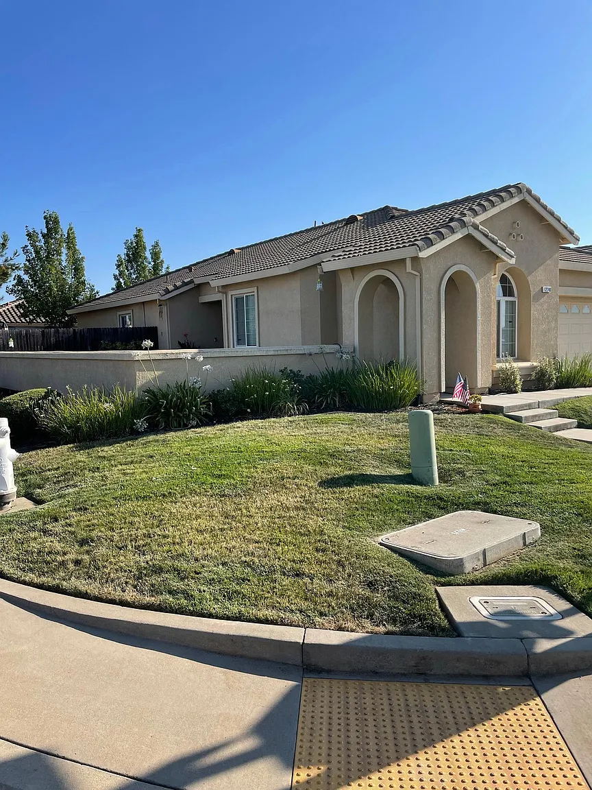 12240 Hetch Hechy Dr photo 1