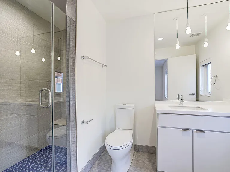 452 Ridge St NW #B — Photo 11