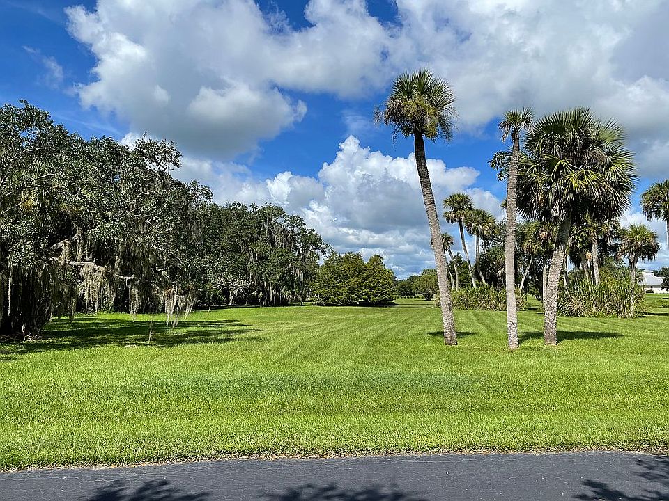 Front view of lot from road.