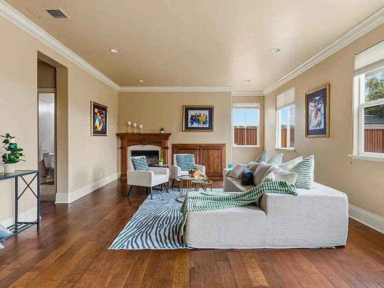 4760 Sea Crest Dr — Photo 3