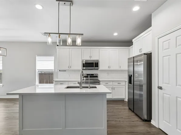 4945 Ramey Ave, Fort Worth, TX 76105